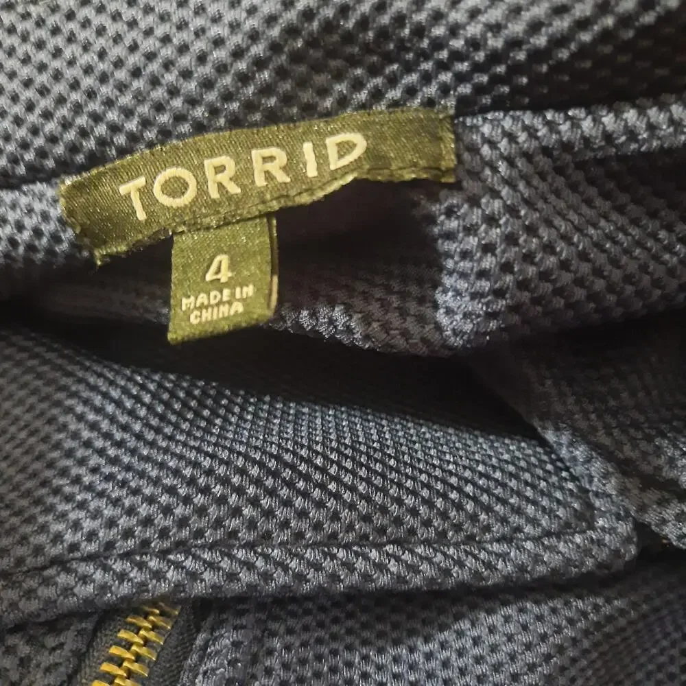Torrid Womens Navy Asymmetrical Zip Textured Knit Cropped Moto Jacket Size 4